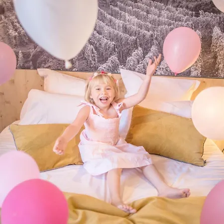 Hotel L' & Ribeauville-proche Colmar & Koenigsbourg 4*